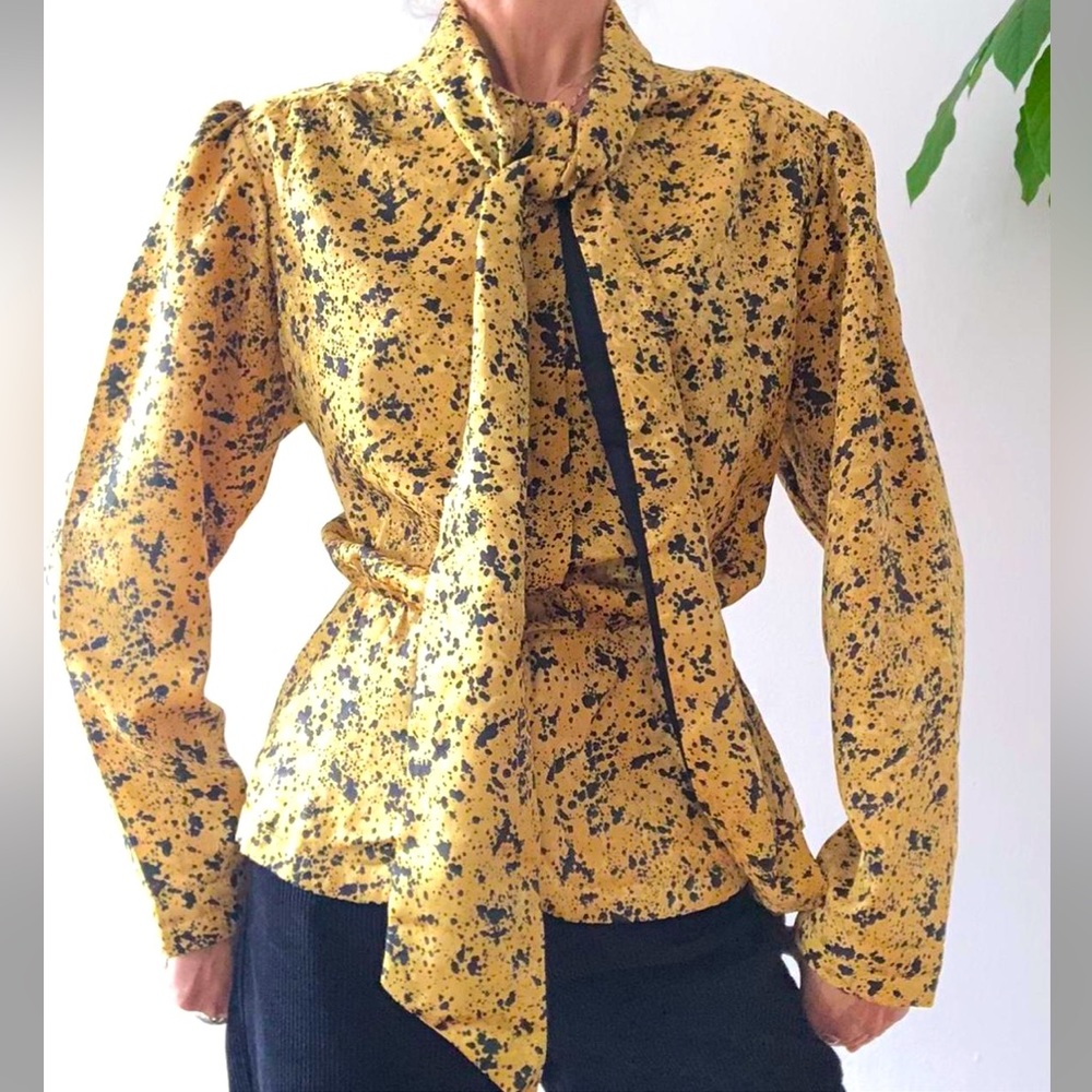 vintage pussybow blouse